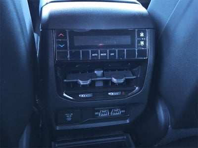 2025 Jeep Grand Cherokee GRAND CHEROKEE L LAREDO X 4X4