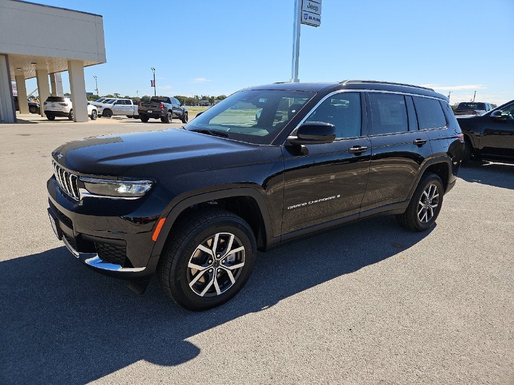 2027 Jeep Grand Cherokee GRAND CHEROKEE L LAREDO X 4X4