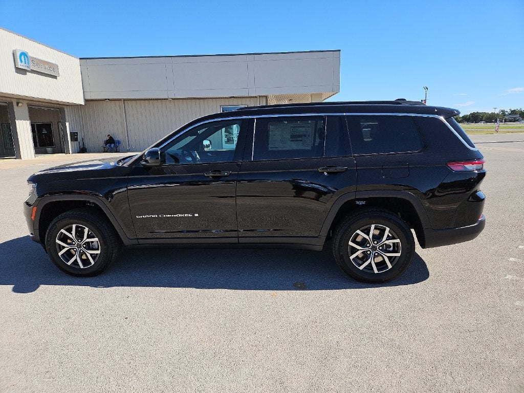 2027 Jeep Grand Cherokee GRAND CHEROKEE L LAREDO X 4X4