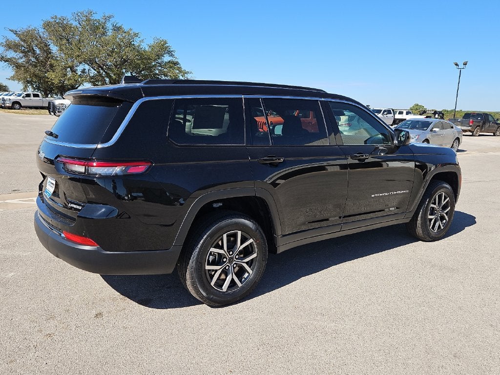2027 Jeep Grand Cherokee GRAND CHEROKEE L LAREDO X 4X4