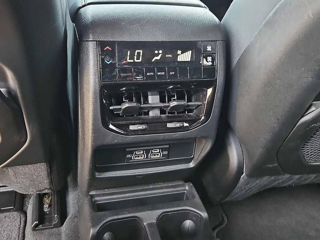 2025 Jeep Grand Cherokee L Laredo X 4x4