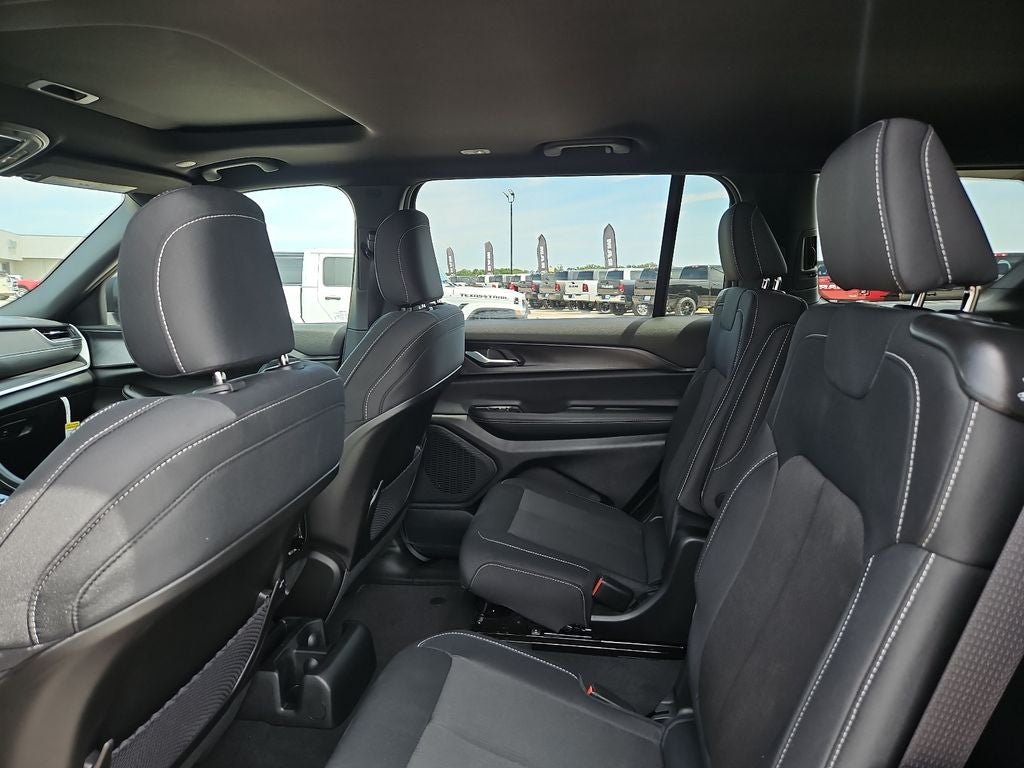 2026 Jeep Grand Cherokee GRAND CHEROKEE L LAREDO X 4X4