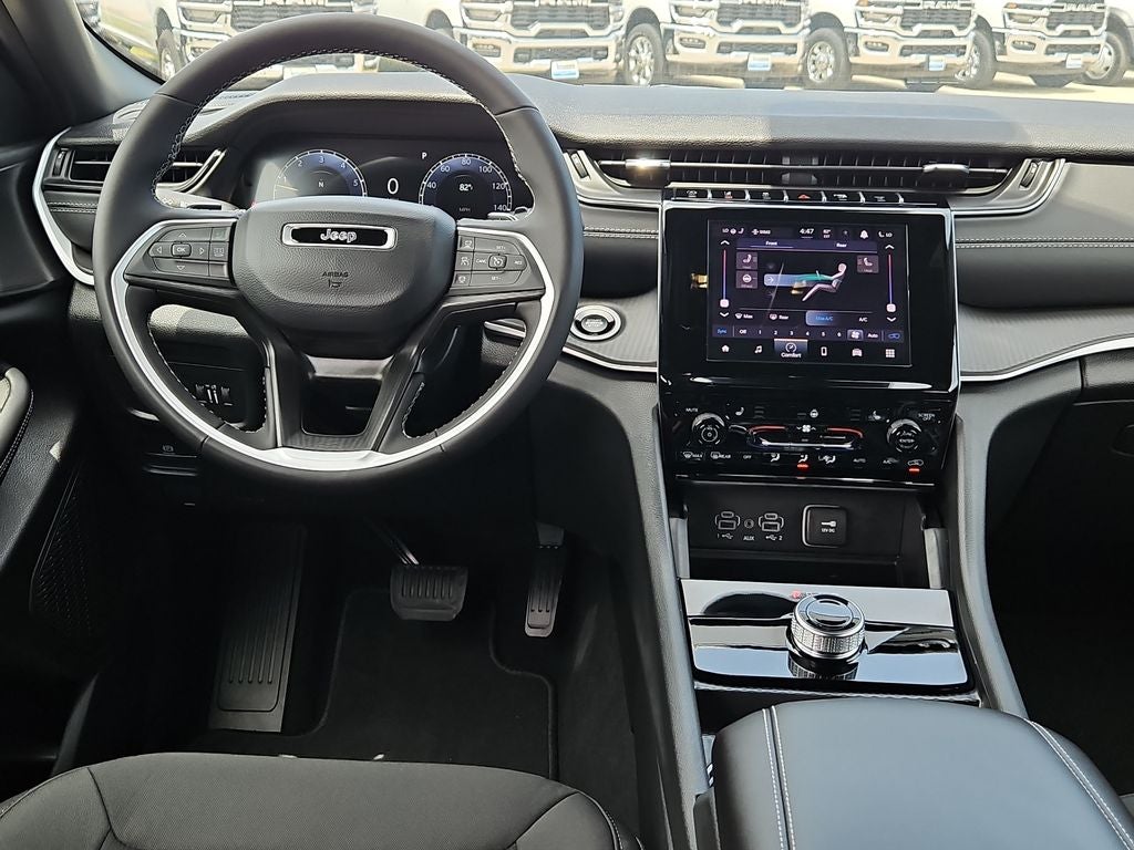 2026 Jeep Grand Cherokee GRAND CHEROKEE L LAREDO X 4X4