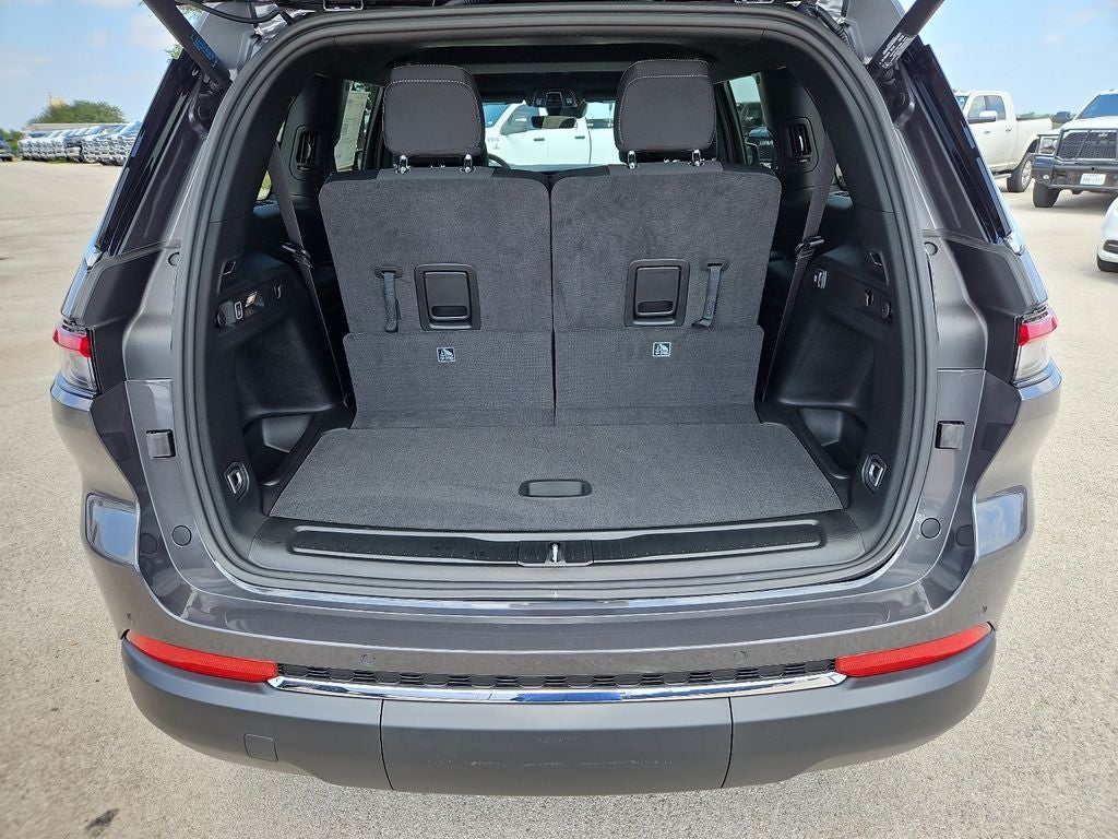 2026 Jeep Grand Cherokee GRAND CHEROKEE L LAREDO X 4X4