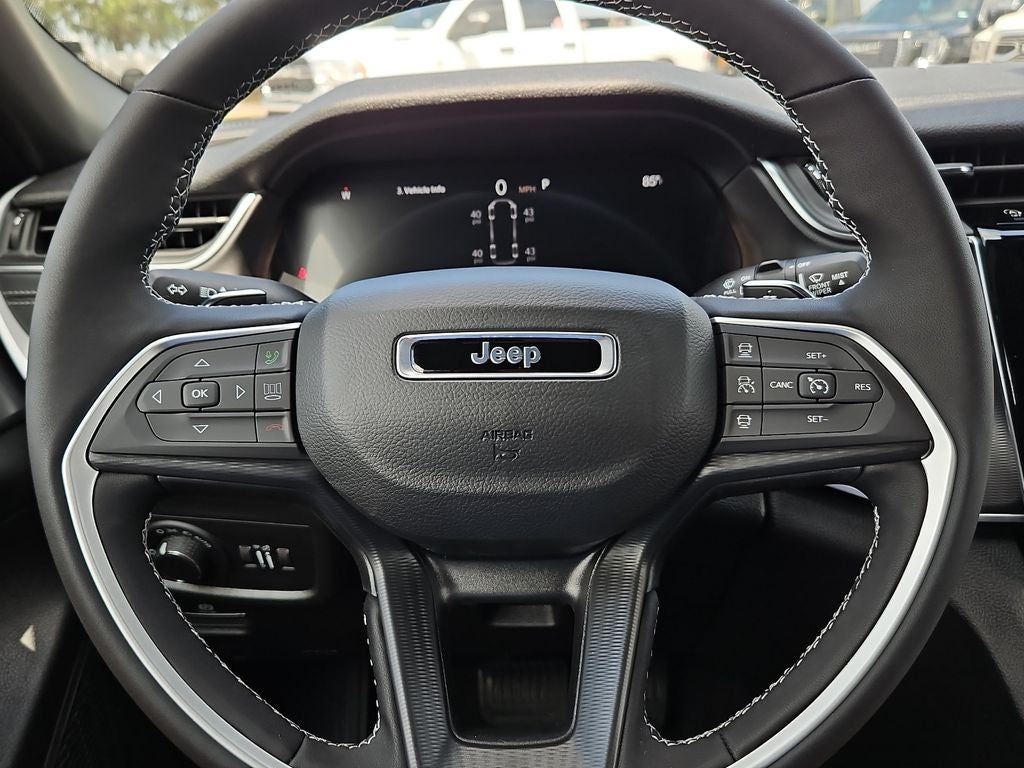 2026 Jeep Grand Cherokee GRAND CHEROKEE L LAREDO X 4X4