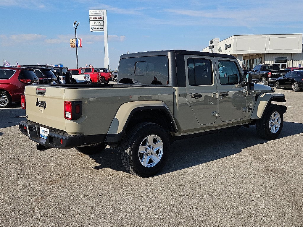 2022 Jeep Gladiator Sport S 4x4