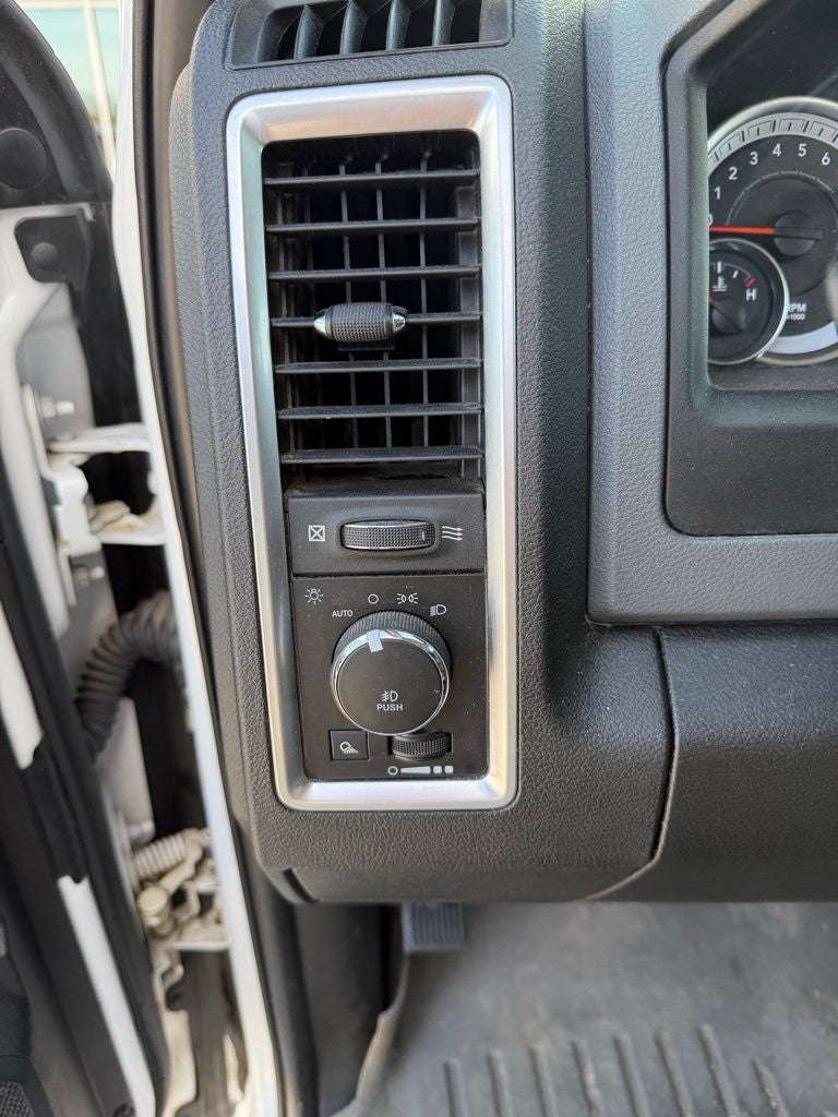 2019 RAM 1500 Classic Lone Star Silver Crew Cab 4x2 5'7' Box