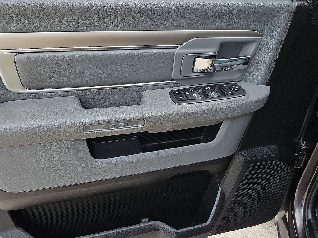 2019 RAM 1500 Classic SLT Crew Cab 4x2 6'4' Box