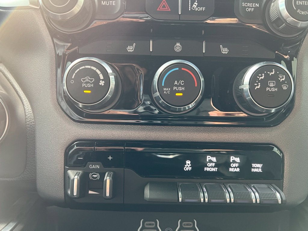 2025 RAM 1500 Lone Star Crew Cab 4x2 5'7' Box