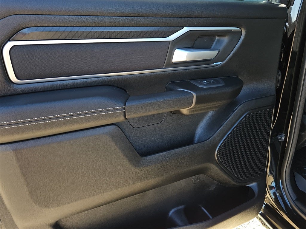 2025 RAM Ram 1500 RAM 1500 LONE STAR CREW CAB 4X2 5'7' BOX