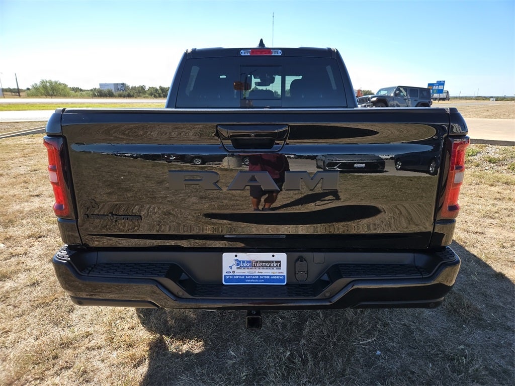 2025 RAM Ram 1500 RAM 1500 LONE STAR CREW CAB 4X2 5'7' BOX