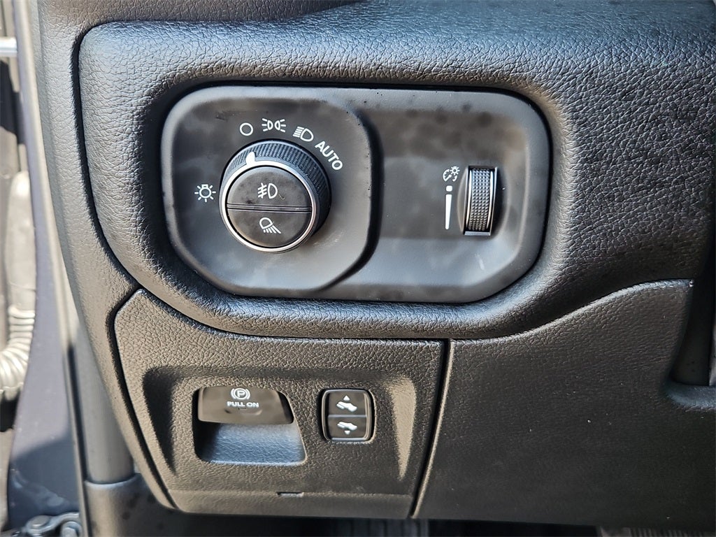 2025 RAM Ram 1500 RAM 1500 LONE STAR CREW CAB 4X2 5'7' BOX