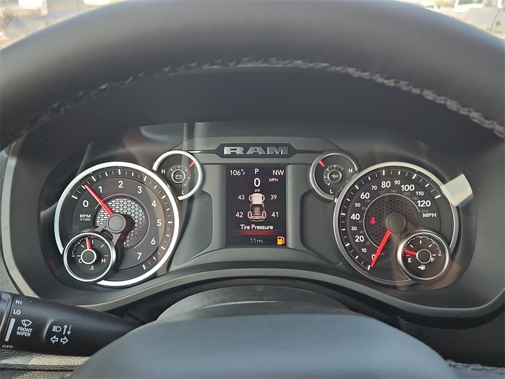 2025 RAM Ram 1500 RAM 1500 LONE STAR CREW CAB 4X2 5'7' BOX