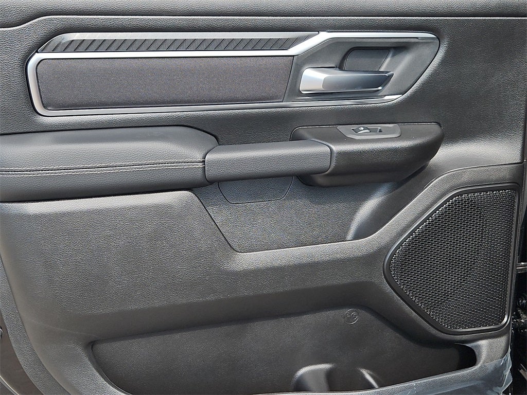 2025 RAM Ram 1500 RAM 1500 LONE STAR CREW CAB 4X2 5'7' BOX