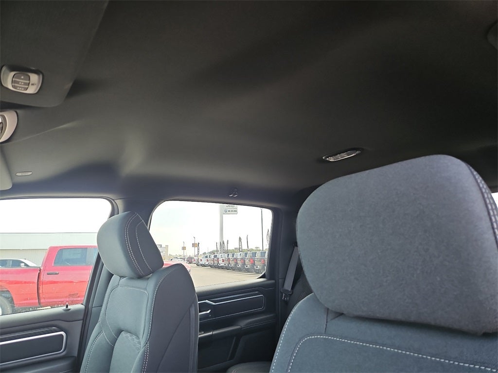 2025 RAM Ram 1500 RAM 1500 LONE STAR CREW CAB 4X2 5'7' BOX