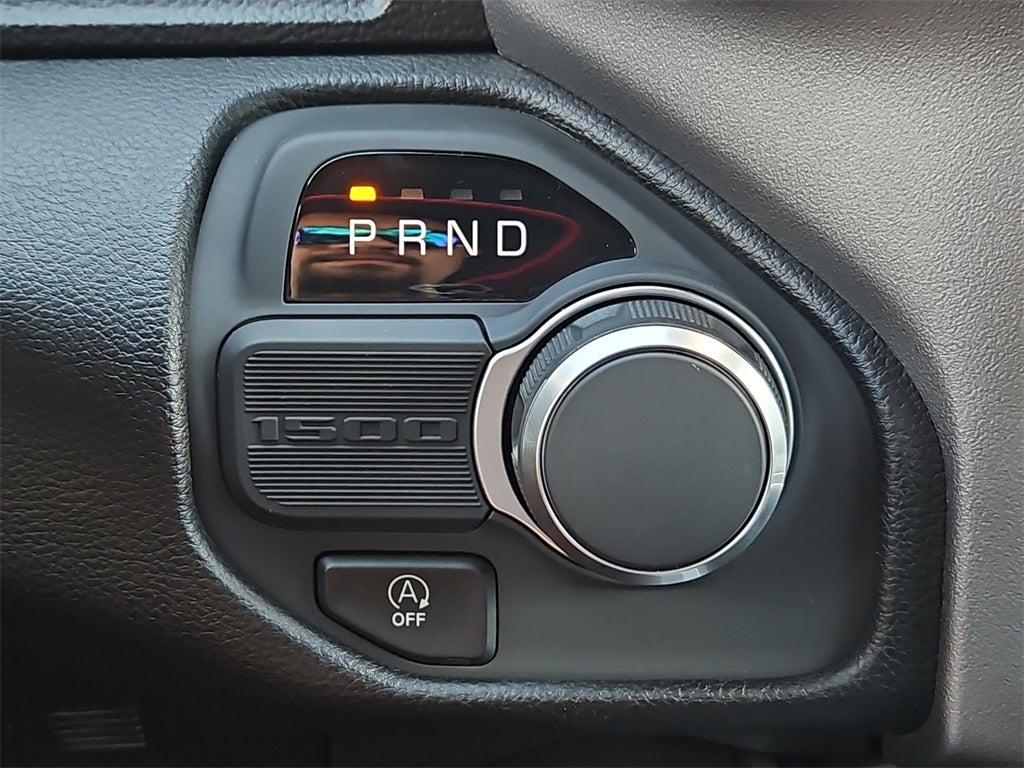 2025 RAM Ram 1500 RAM 1500 LONE STAR CREW CAB 4X2 5'7' BOX