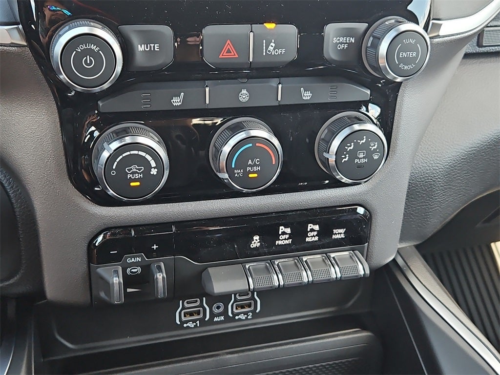 2025 RAM Ram 1500 RAM 1500 LONE STAR CREW CAB 4X2 5'7' BOX