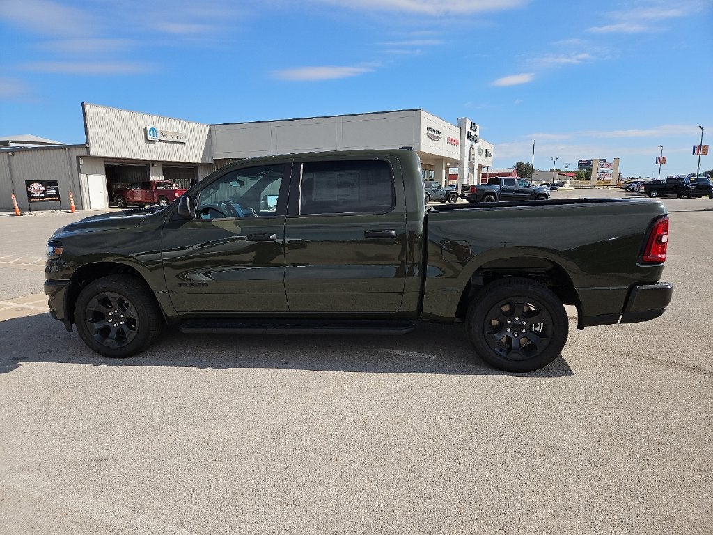2026 RAM 1500 RAM 1500 EXPRESS CREW CAB 4X4 5'7' BOX
