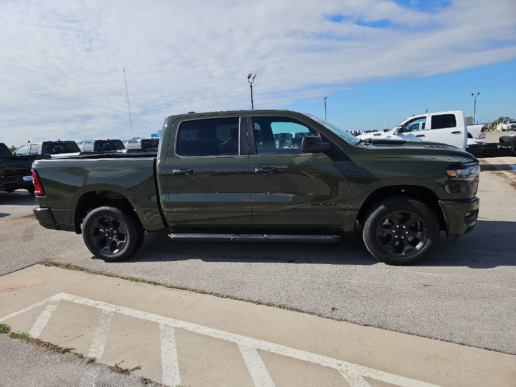 2026 RAM 1500 RAM 1500 EXPRESS CREW CAB 4X4 5'7' BOX