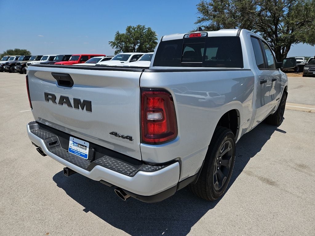 2026 RAM 1500 RAM 1500 EXPRESS QUAD CAB 4X4 6'4' BOX