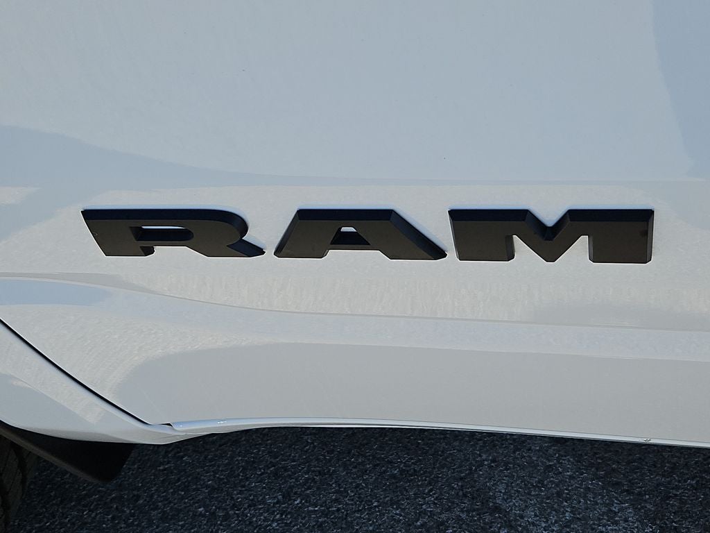2026 RAM 1500 RAM 1500 EXPRESS QUAD CAB 4X4 6'4' BOX