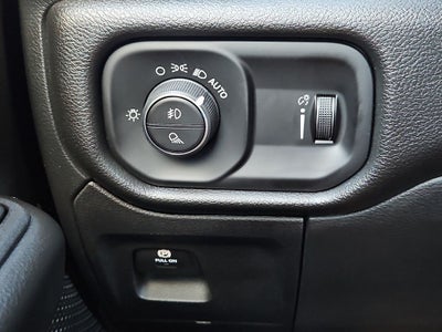 2026 RAM 1500 RAM 1500 EXPRESS QUAD CAB 4X4 6'4' BOX