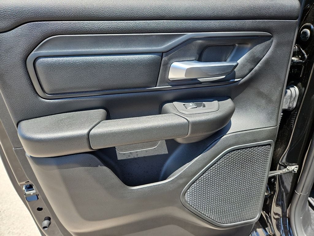 2026 RAM 1500 RAM 1500 EXPRESS QUAD CAB 4X4 6'4' BOX