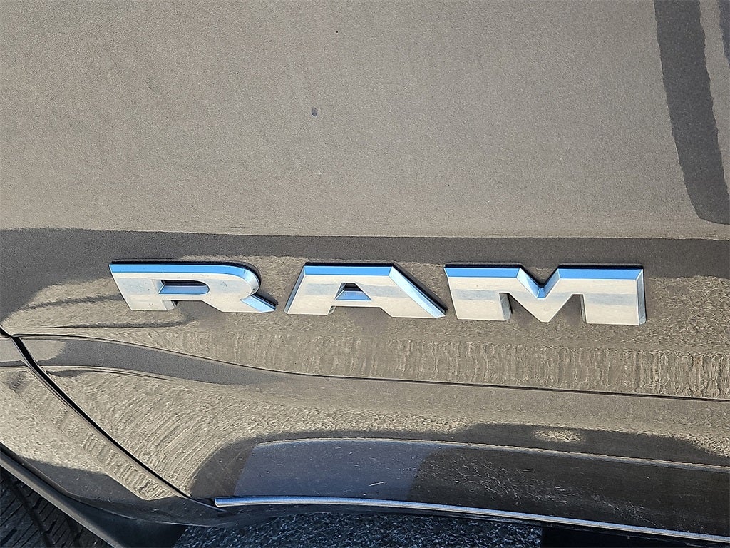 2021 RAM 1500 Lone Star Crew Cab 4x4 5'7' Box