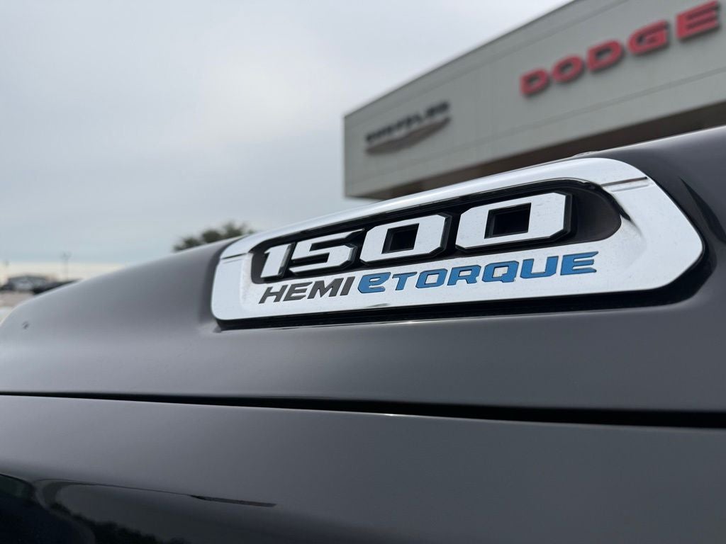 2022 RAM 1500 Lone Star Crew Cab 4x4 5'7' Box