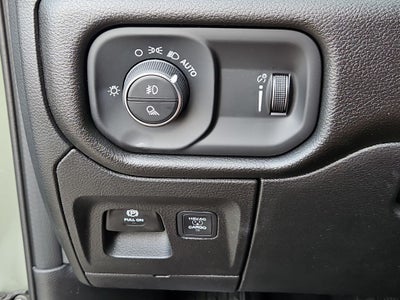 2026 RAM 1500 RAM 1500 WARLOCK CREW CAB 4X4 5'7' BOX