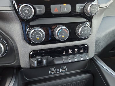 2027 RAM 1500 RAM 1500 EXPRESS CREW CAB 4X4 5'7' BOX