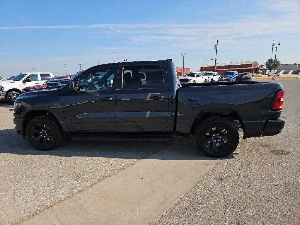 2027 RAM 1500 RAM 1500 EXPRESS CREW CAB 4X4 5'7' BOX