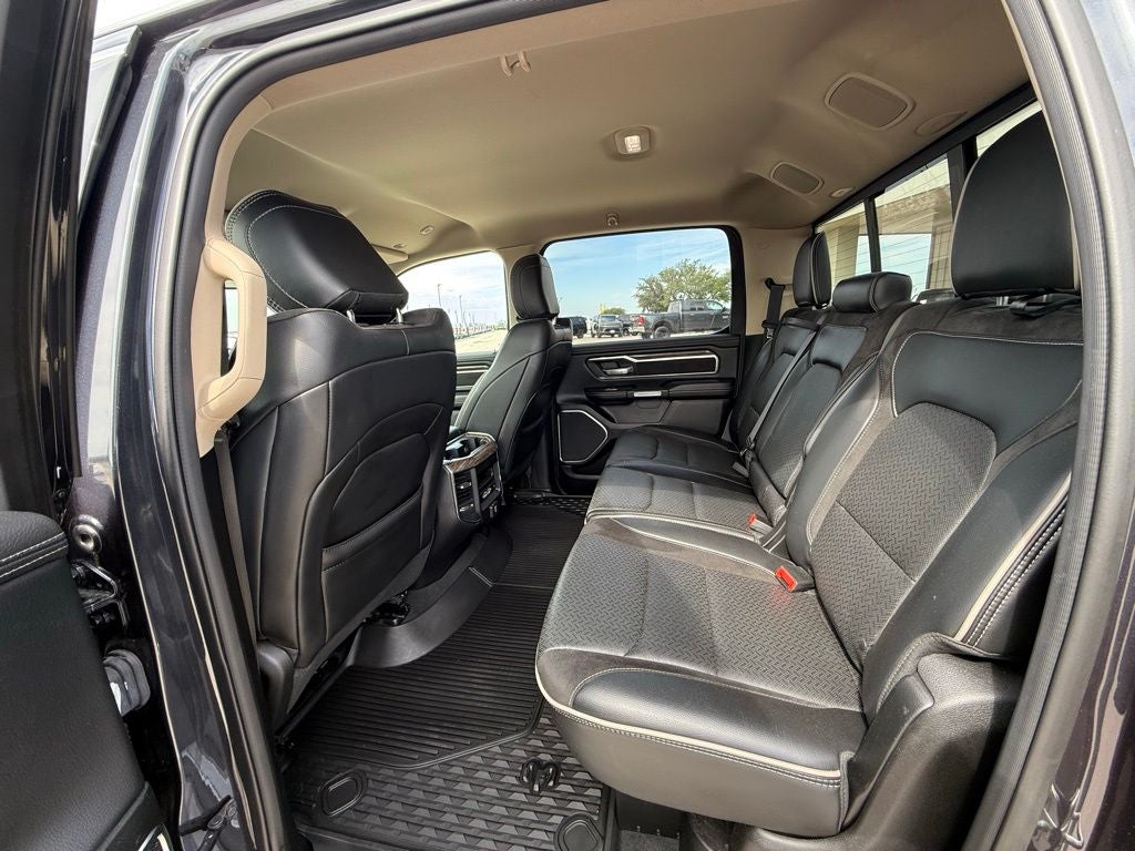 2019 RAM 1500 Laramie Crew Cab 4x4 5'7' Box