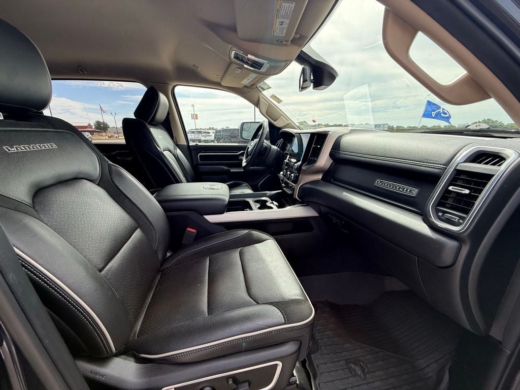 2019 RAM 1500 Laramie Crew Cab 4x4 5'7' Box