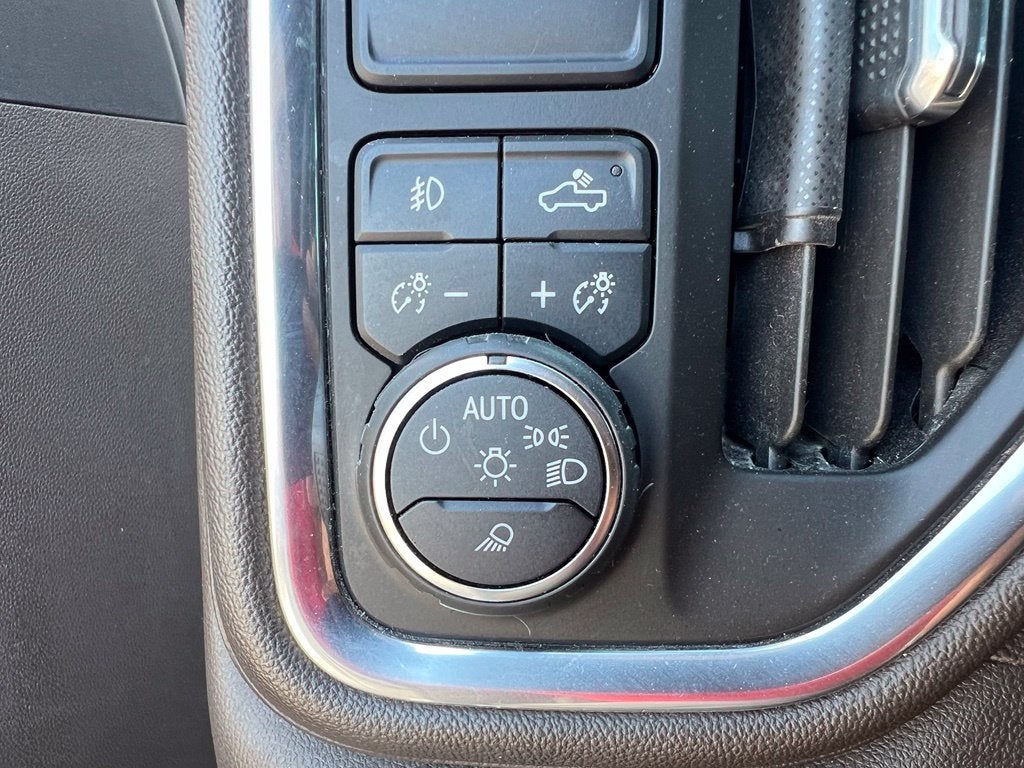 2020 Chevrolet Silverado 1500 2WD Crew Cab Short Bed LTZ