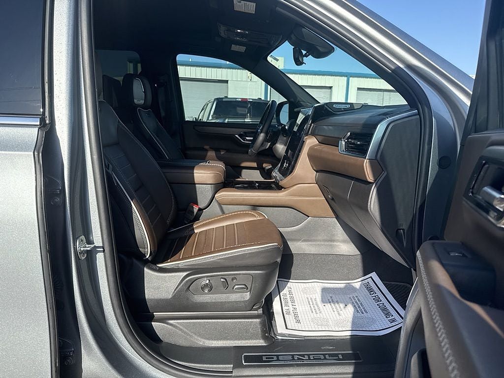 2025 GMC Yukon XL 4WD Denali Ultimate