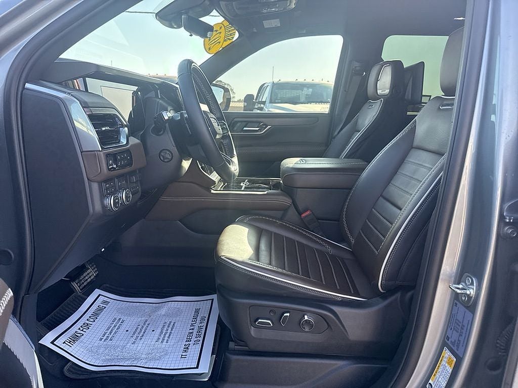 2025 GMC Yukon XL 4WD Denali Ultimate