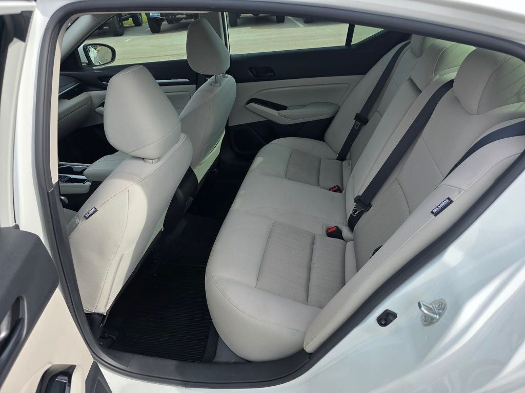 2023 Nissan Altima SV FWD