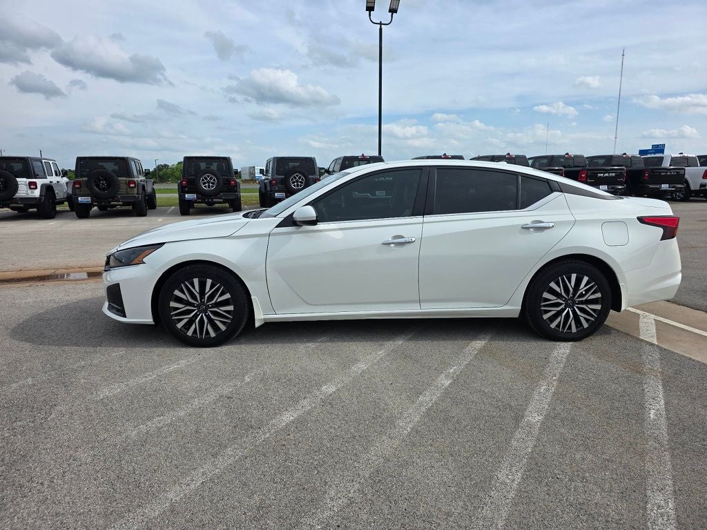 2023 Nissan Altima SV FWD