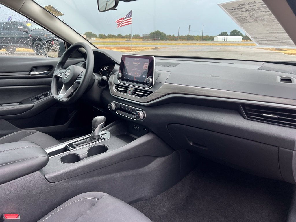 2025 Nissan Altima SV FWD