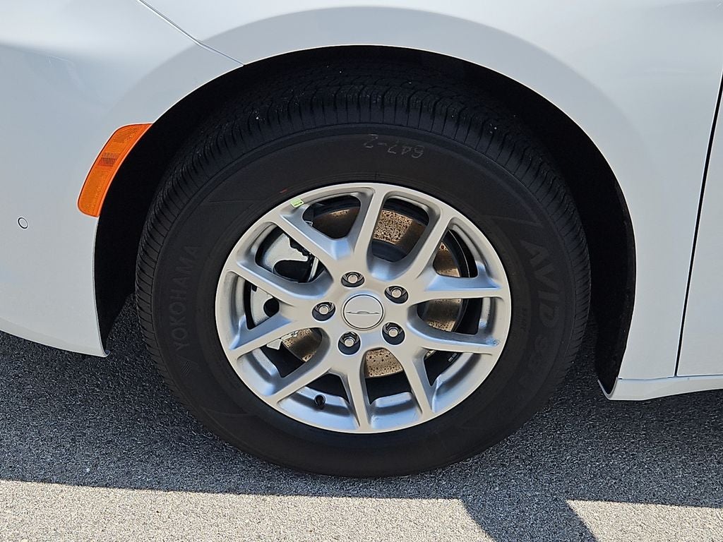 2027 Chrysler Pacifica PACIFICA SELECT