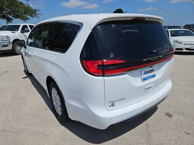 2027 Chrysler Pacifica PACIFICA SELECT
