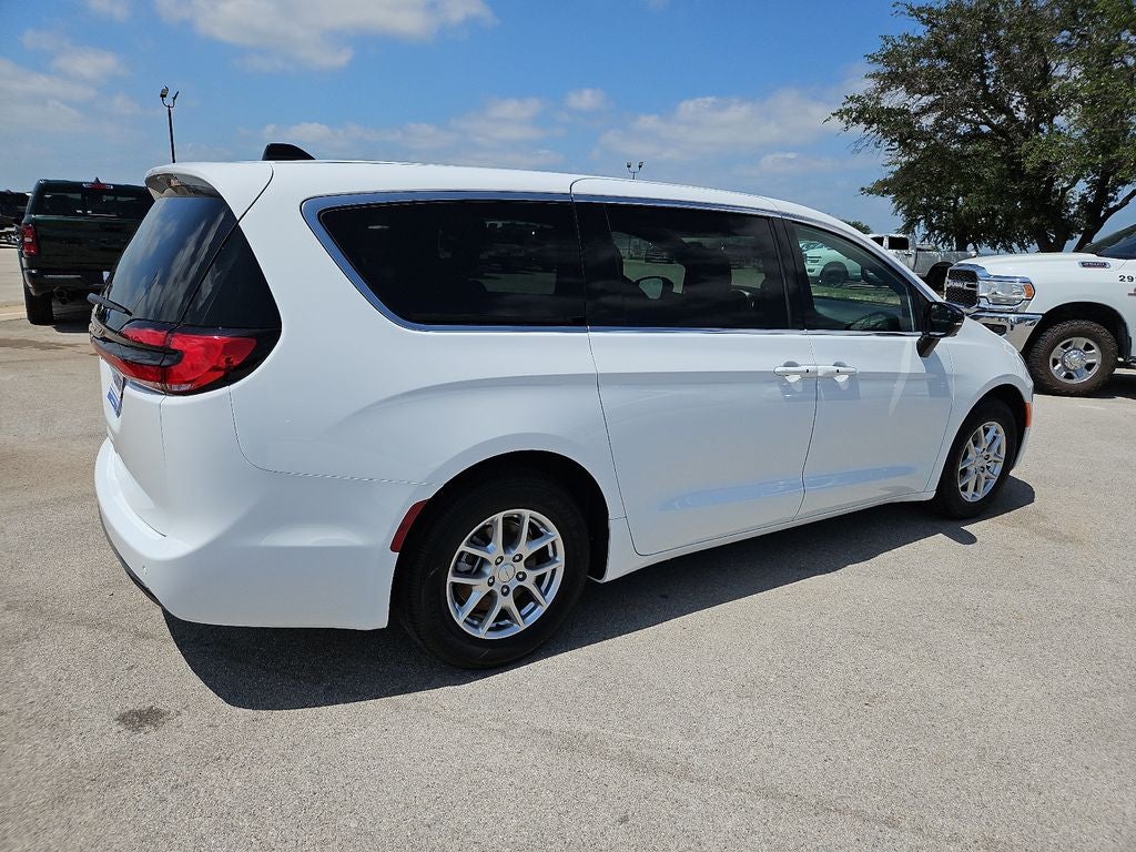 2027 Chrysler Pacifica PACIFICA SELECT