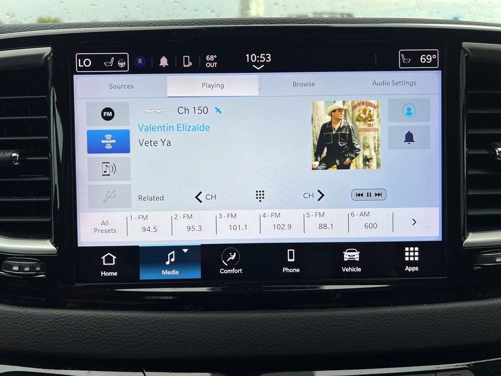 2024 Chrysler Pacifica Touring L