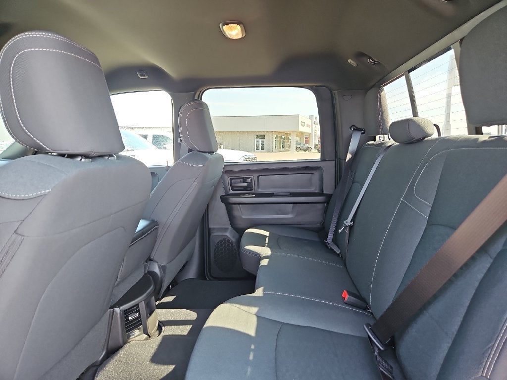 2027 RAM 2500 RAM 2500 BLACK EXPRESS CREW CAB 4X4 6'4' BOX