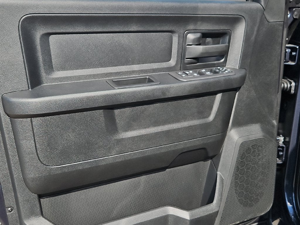 2027 RAM 2500 RAM 2500 BLACK EXPRESS CREW CAB 4X4 6'4' BOX