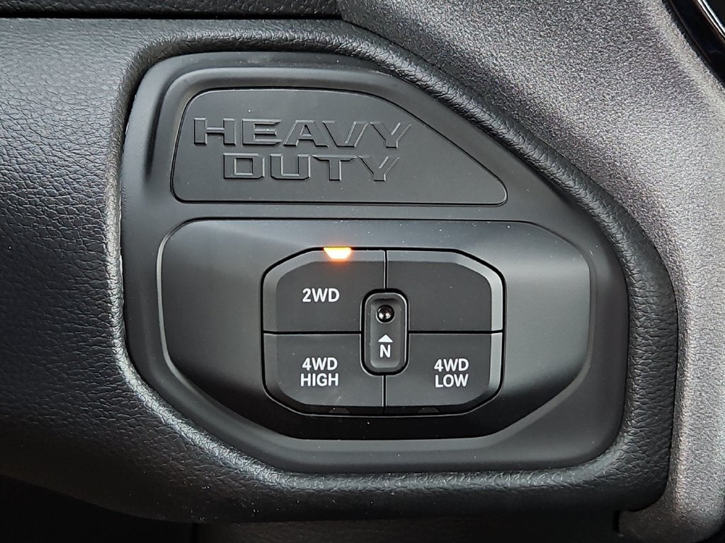 2027 RAM 2500 RAM 2500 BLACK EXPRESS CREW CAB 4X4 6'4' BOX