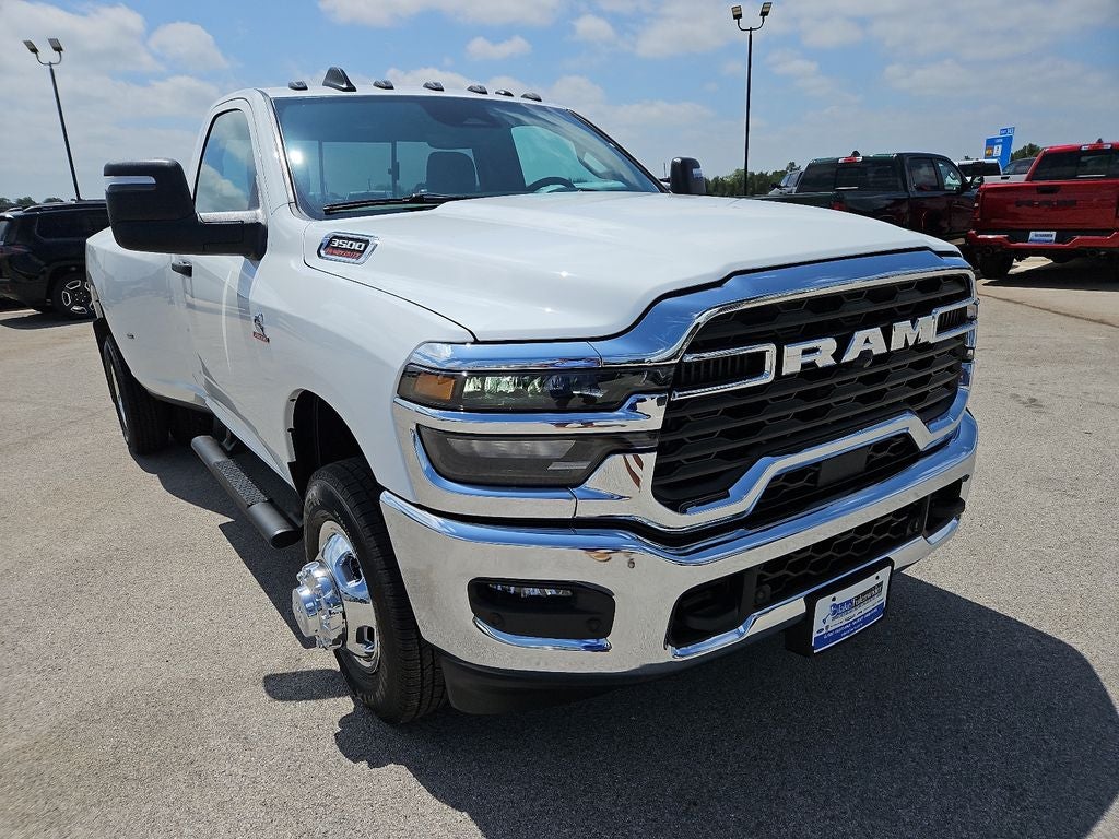 2026 RAM 3500 RAM 3500 TRADESMAN REGULAR CAB 4X4 8' BOX