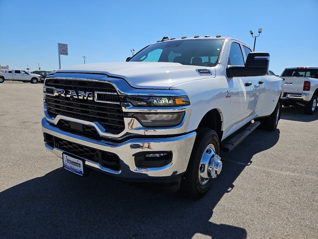 2027 RAM 3500 RAM 3500 TRADESMAN CREW CAB 4X4 8' BOX