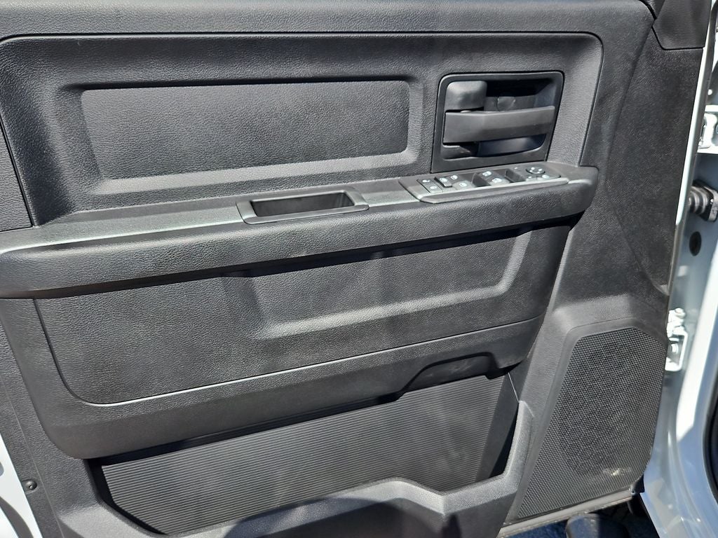 2027 RAM 3500 RAM 3500 TRADESMAN CREW CAB 4X4 8' BOX